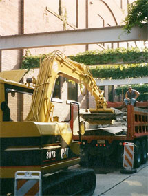 Pucciarelli Brothers Crew Works Within Confined Areas